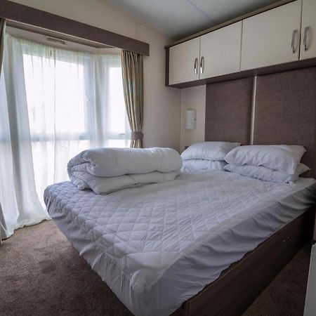 Modern 6 Berth Caravan At Highfield Grange In Essex Ref 26609P Clacton-on-Sea Luaran gambar