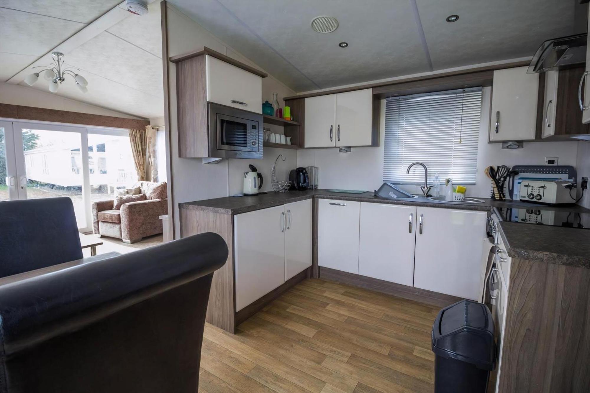 Modern 6 Berth Caravan At Highfield Grange In Essex Ref 26609P Clacton-on-Sea Luaran gambar