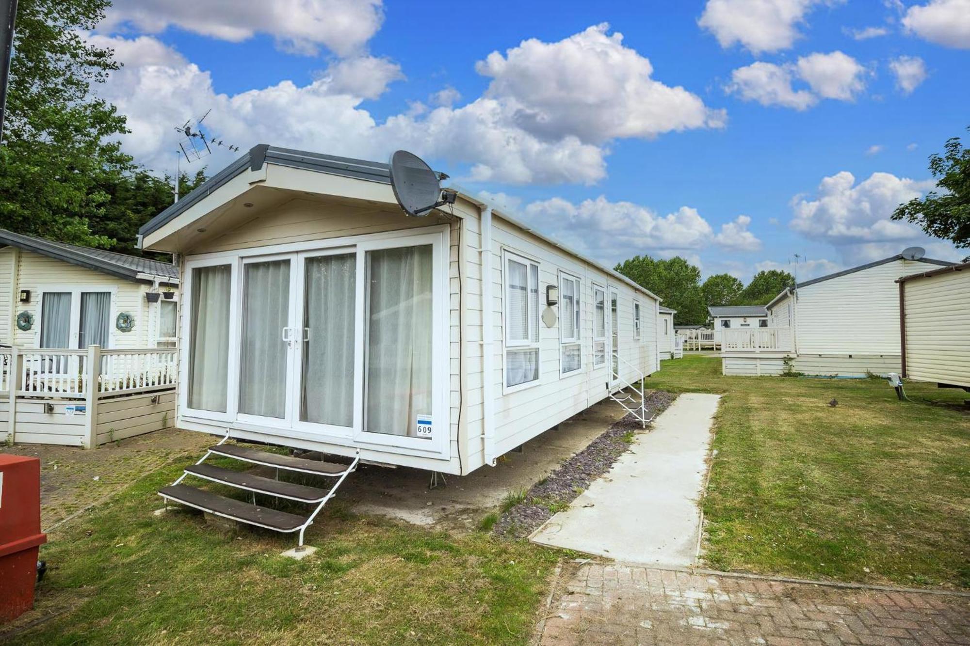 Modern 6 Berth Caravan At Highfield Grange In Essex Ref 26609P Clacton-on-Sea Luaran gambar